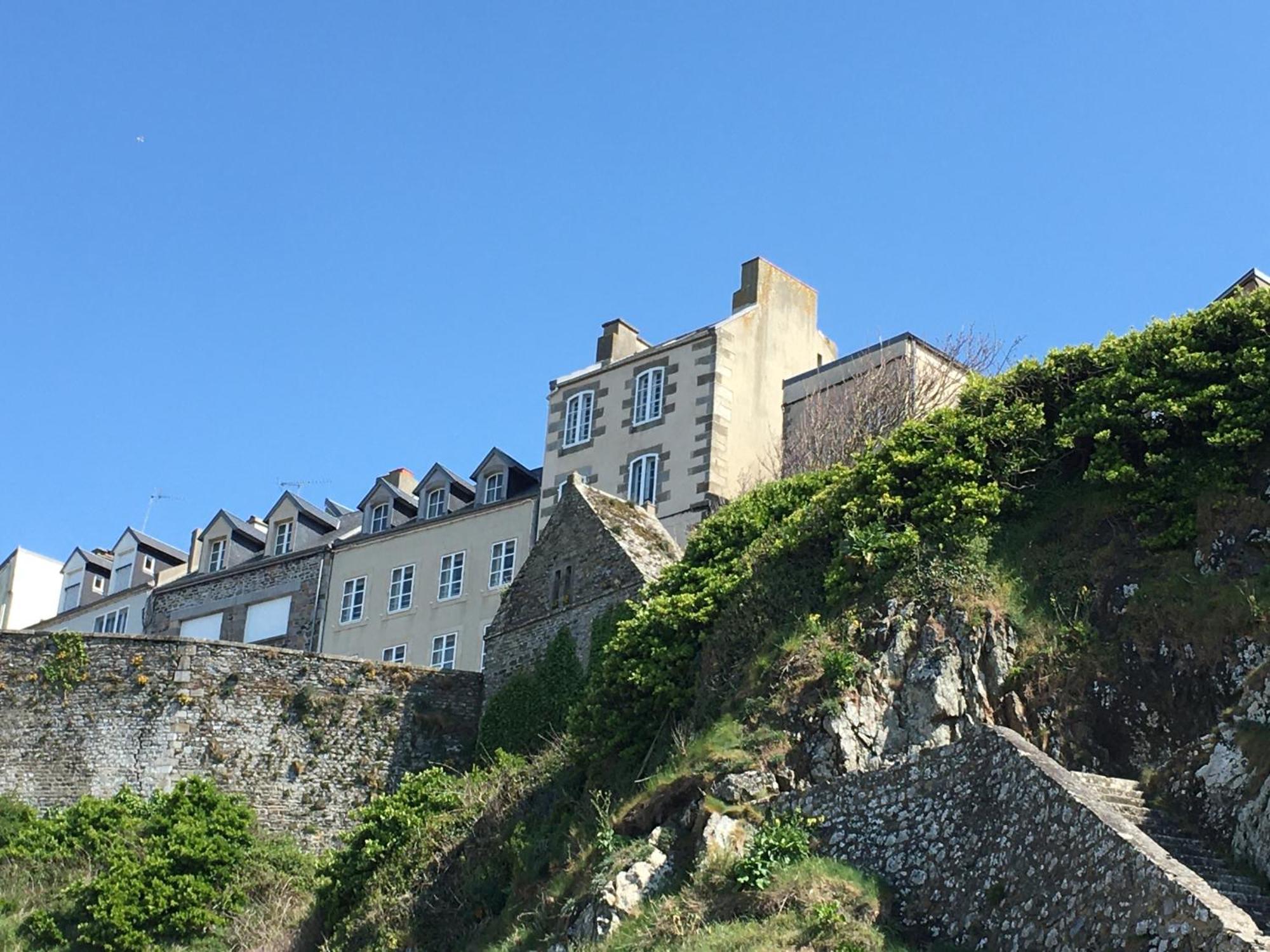 Appartement Maisonnette De Charme à Côté De La Mer, Haute-ville